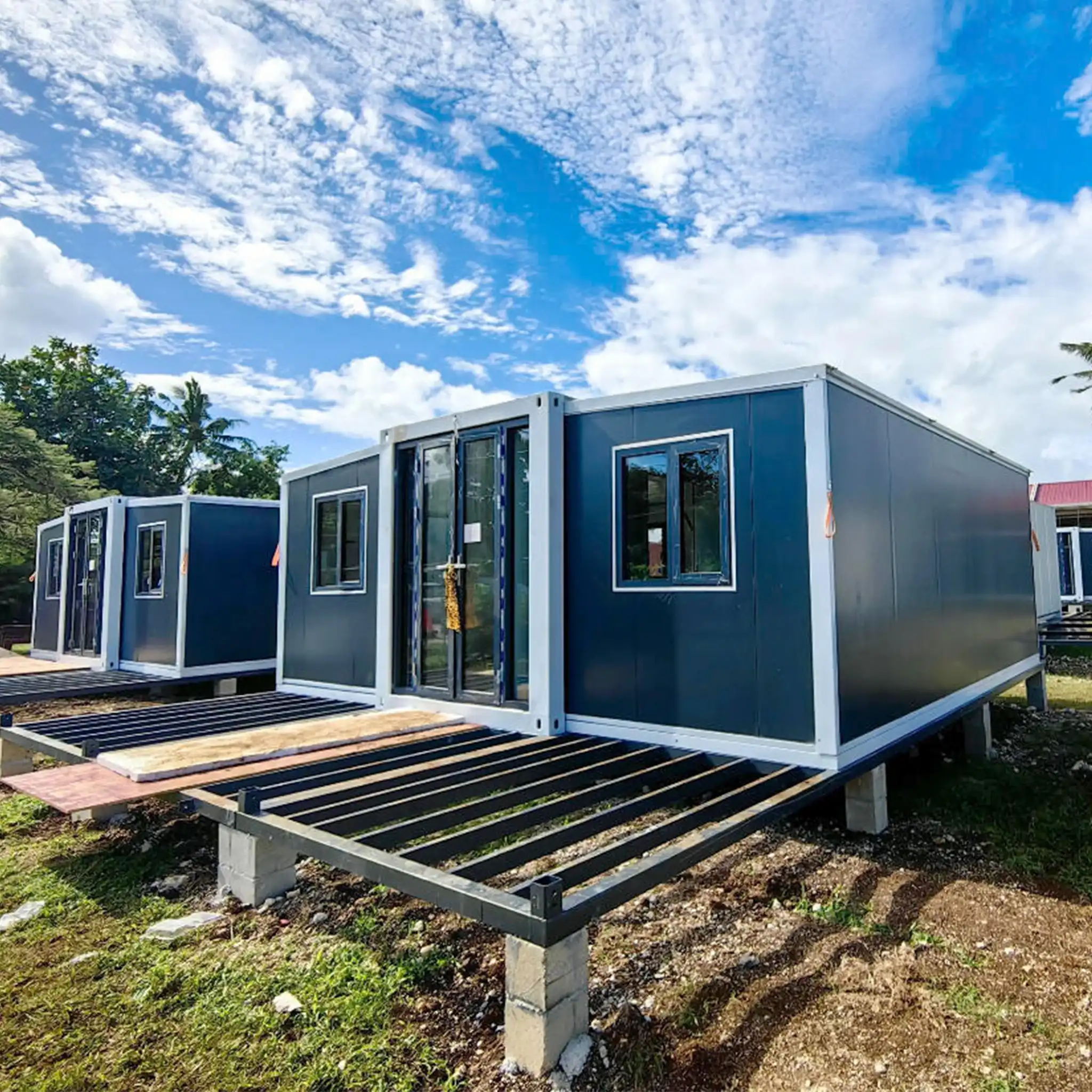 The Retail Hub: Pop-up Storefront Excellence